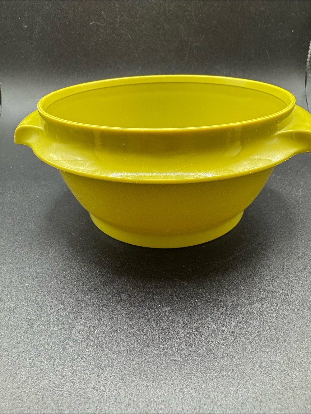 VTG 1970’s Green Tupperware Servalier Bowl 1323-3 Diameter 4.5”
